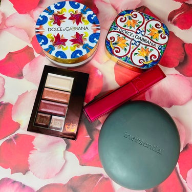 ソーラーグロウ イルミネーティングパウダー デュオ Peach Blossom/DOLCE&GABBANA BEAUTY/ハイライトを使ったクチコミ（1枚目）