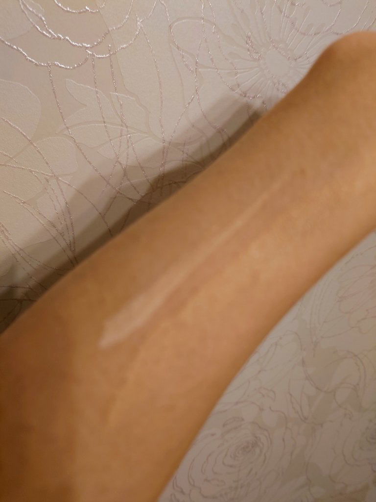 フローレス ルミエール ラディアンス パーフェクティング トーンアップ クッション/ローラ メルシエ/クッションファンデーションを使ったクチコミ(3枚目)