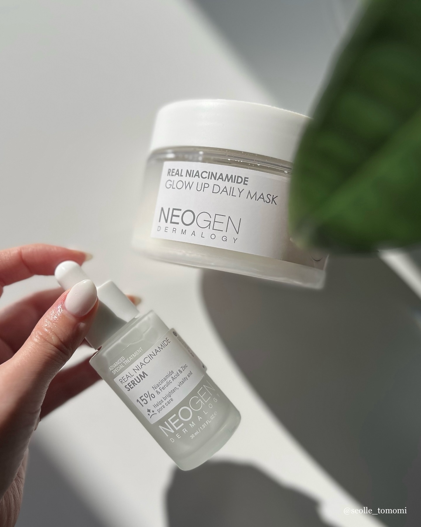 美白ケアにおすすめの美容液&デイリーマスク💁🏻‍♀️

🏷️NEOGEN
リアルナイアシンアミド15%セラム

ナイアシンアミドを15%配合し肌トーンをケアする美容液。
少しとろみのあるテクスチャですが、
ベタつかずさっとお肌になじみ