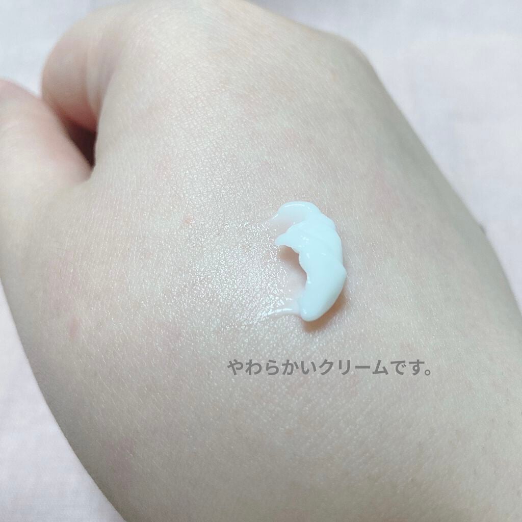 紅白餅 on LIPS 「冬季限定商品! 甘酸っぱい女子が好きな香り//──..」(2枚目)