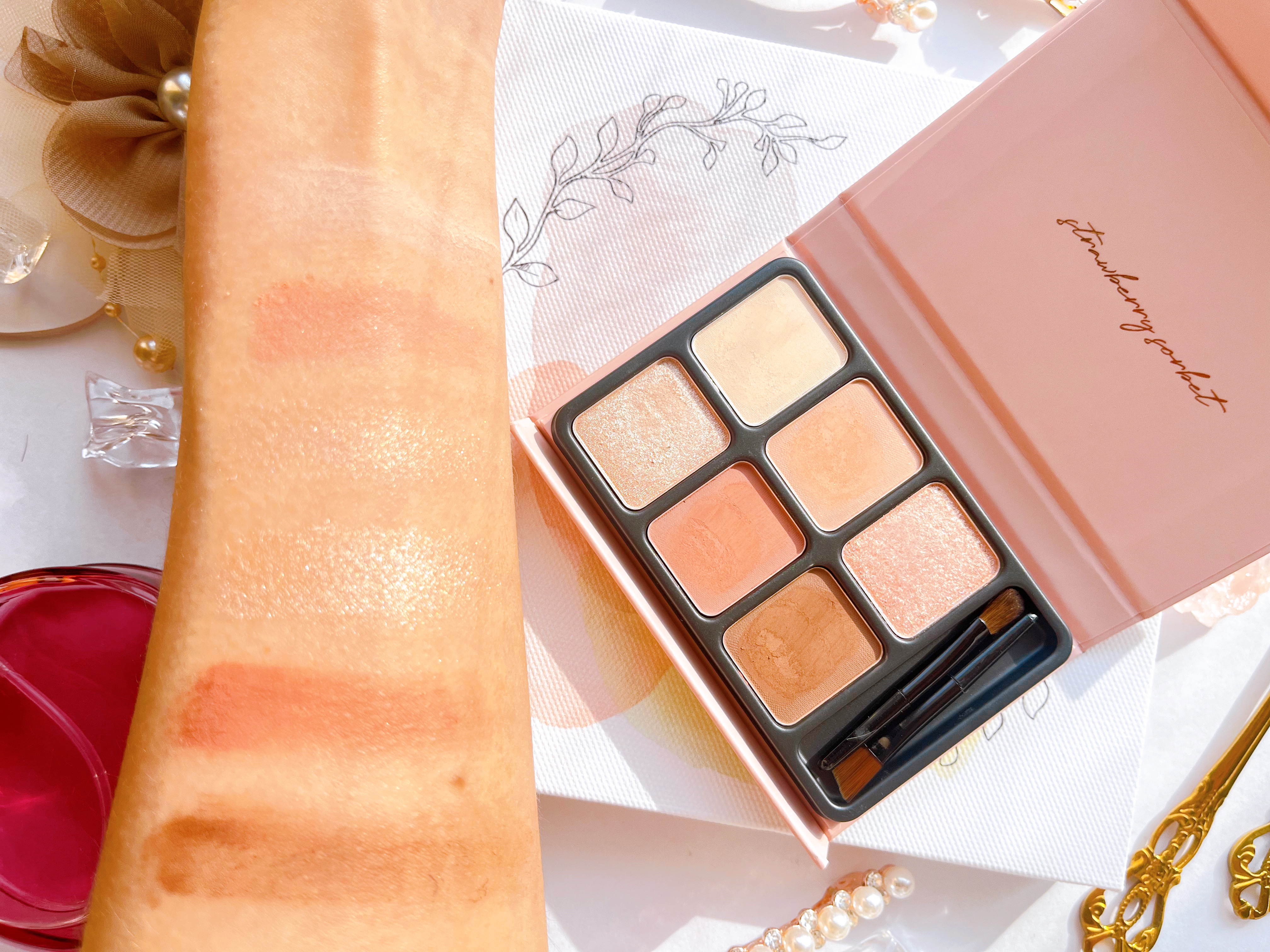 アイカラーパレット コットンローズ/heme/アイシャドウパレットを使ったクチコミ（3枚目）