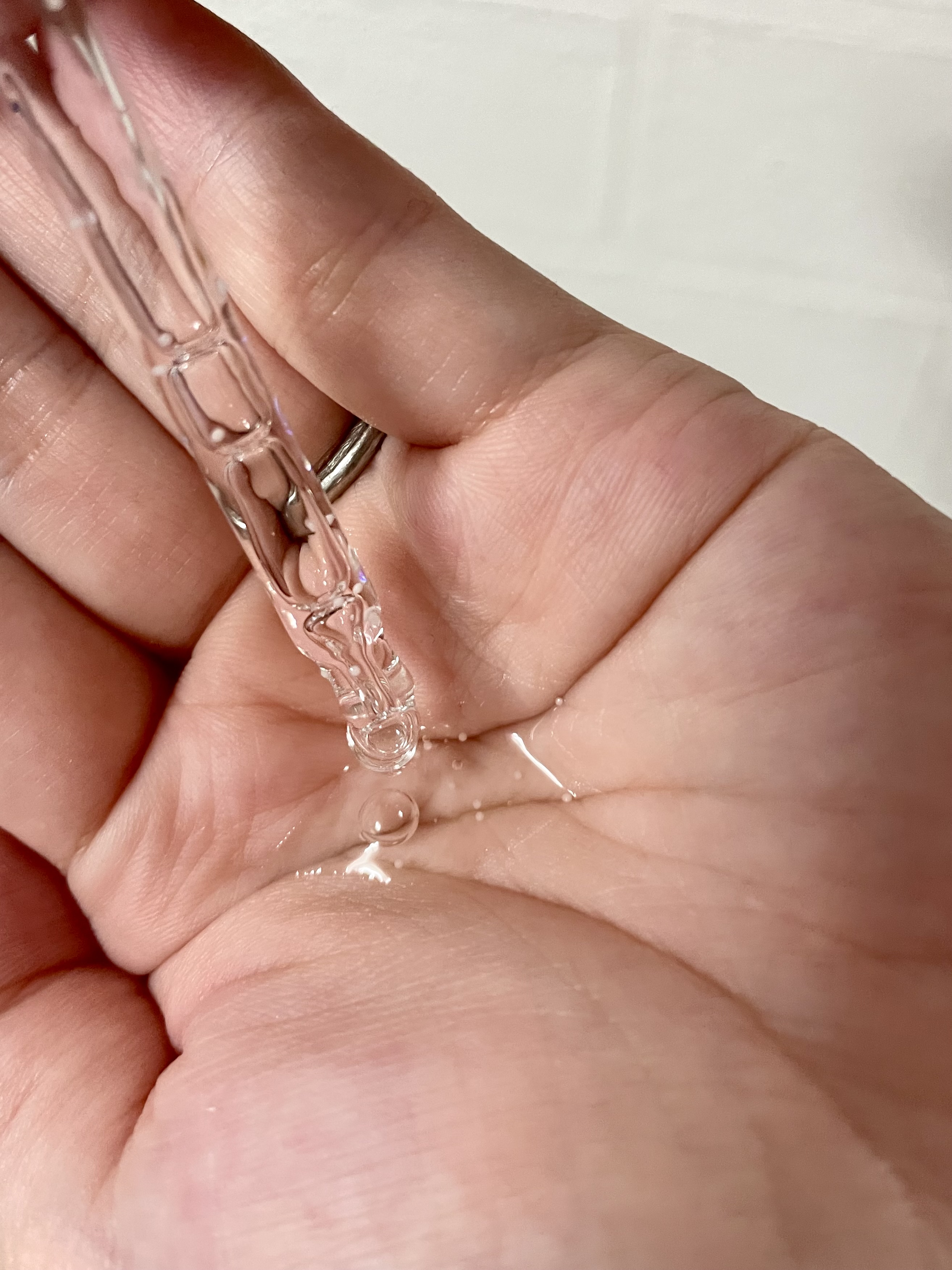 トーンブライトニング カプセルアンプル/SKIN1004/美容液を使ったクチコミ（1枚目）