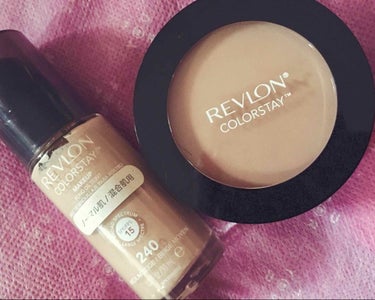 肌をワントーン明るく
見せたいと思い、REVLONの
ファンデーションとプレストパウダー
を愛用していますっ💓2枚目の写真に
使用する前と使用したあとの写真を
載せています！ワントーンupしたと
思いま