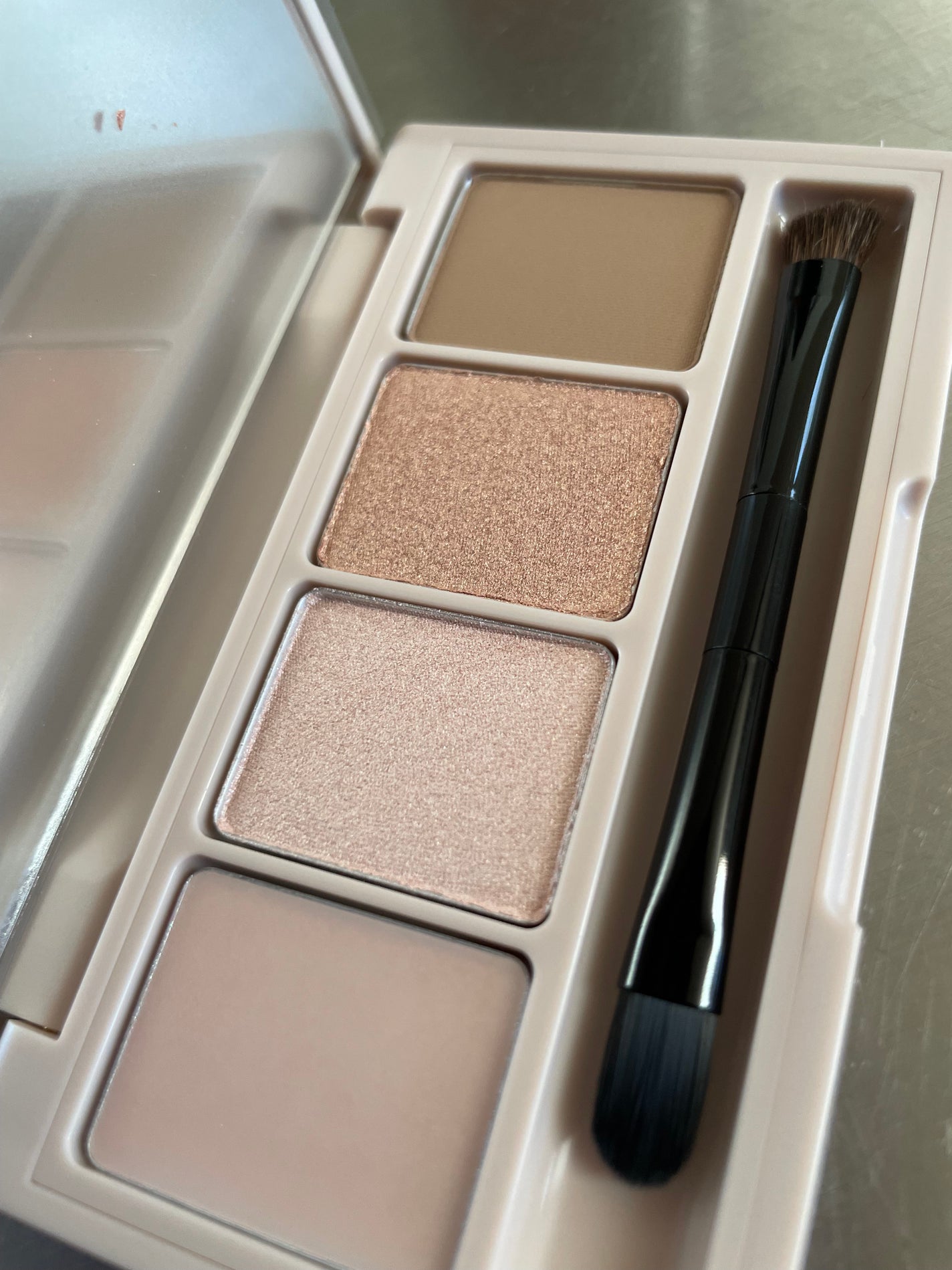 プランクトン on LIPS 「#fujiko(フジコ)アイシャドウ全くまぶたの上で発色しない..」(6枚目)