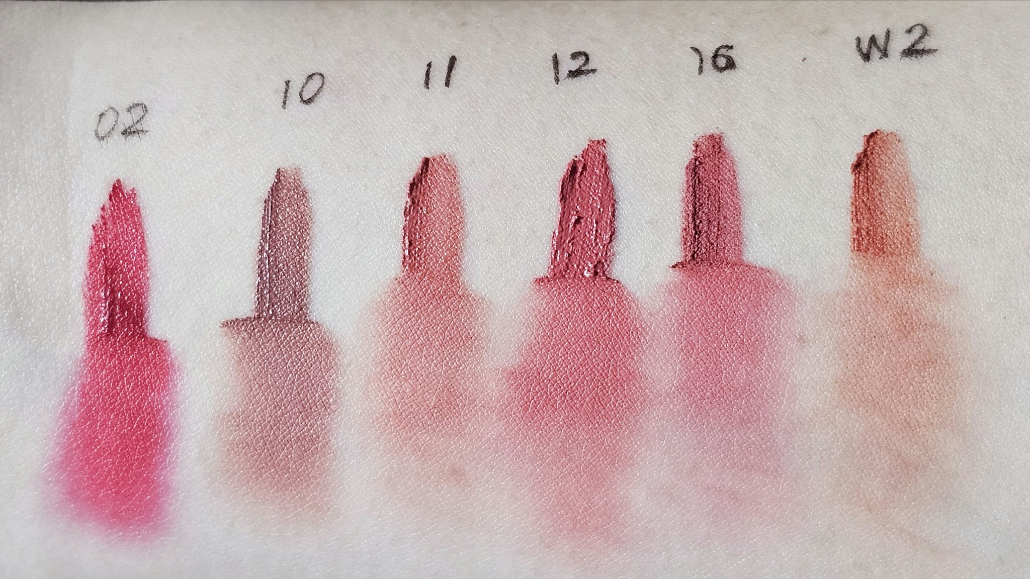 カスタマイズエアリーリップマッド W2 レッチリ/INTO U/口紅を使ったクチコミ（3枚目）