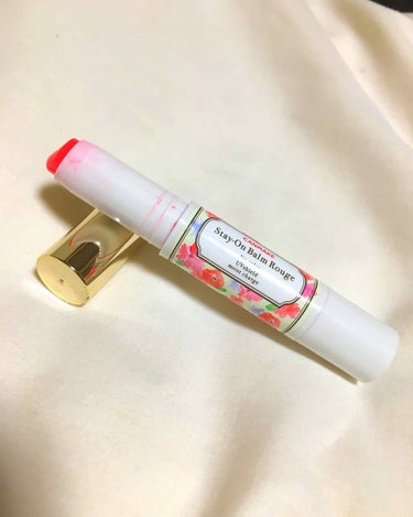 CANMAKE
ステイオンバームルージュ T01
*
塗り直す時間が面倒なので持っているリップはほぼティント💄
でもなかなか理想のティントリップに出会えなくて。
これは今持ってるティントの中で一番好きな