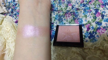 UR GLAM　BRIGHTNING POWDER/U R GLAM/パウダーハイライトを使ったクチコミ（2枚目）