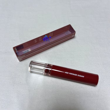 💄rom&nd/GLASTING WATER TINT💄

04. VINTAGE OCEAN

インスタでたまたま海外の方が紹介しているのを見て購入しました✨
これ1本でウルツヤになれます💖ただ、落ち