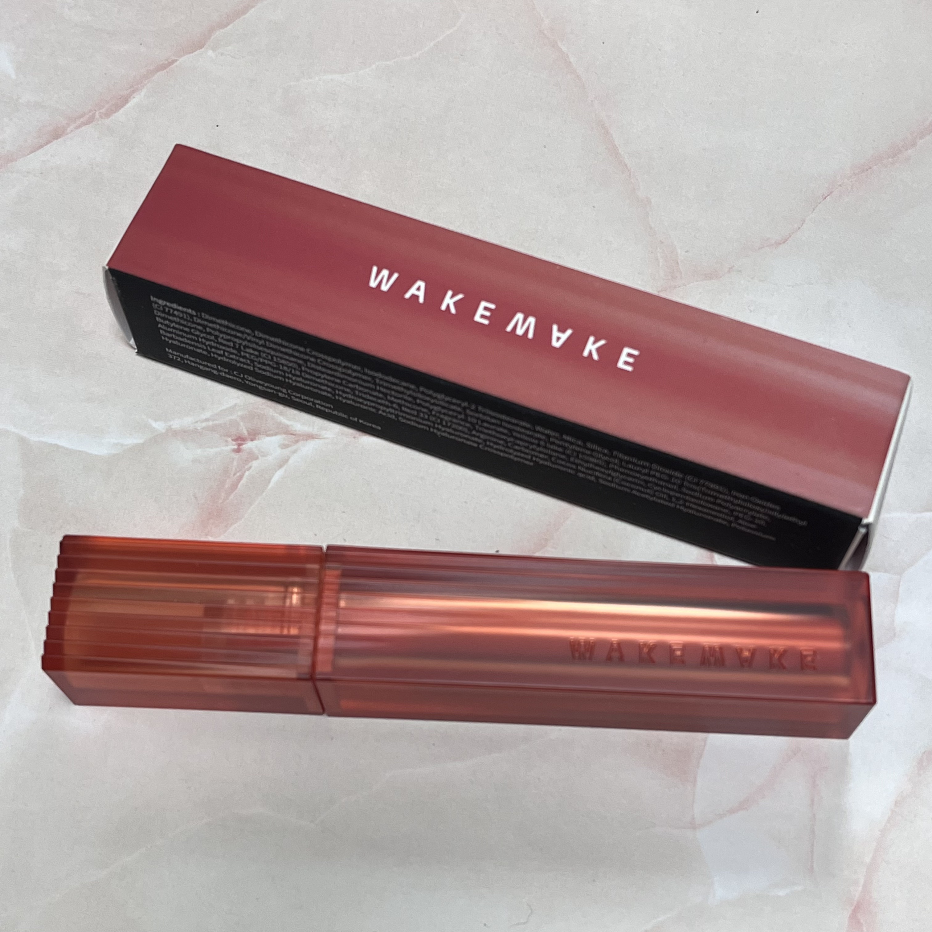 ベルベットブラーリングフィグシングティント/wakemake/リップティントを使ったクチコミ（1枚目）