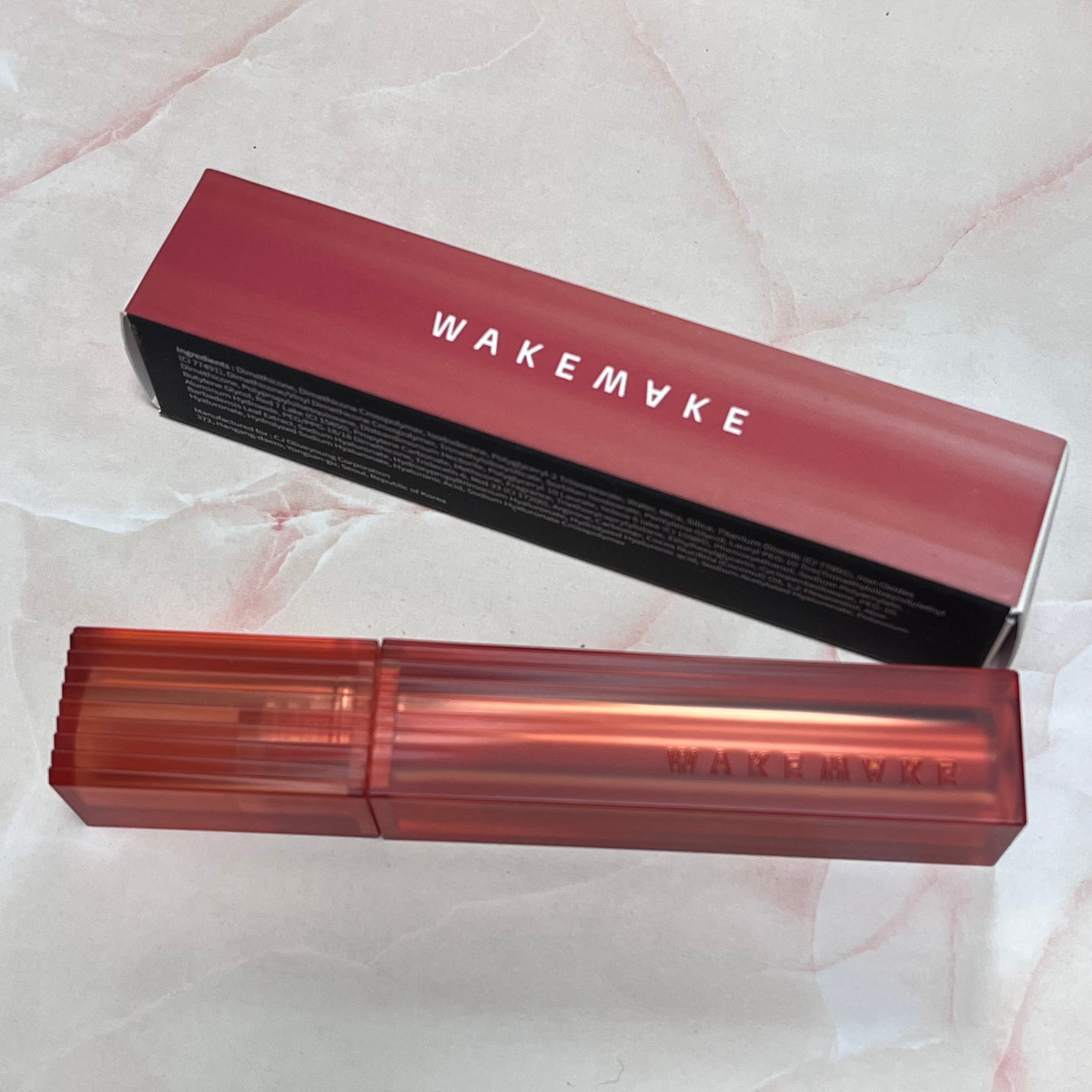 ベルベットブラーリングフィグシングティント/wakemake/リップティントを使ったクチコミ(1枚目)