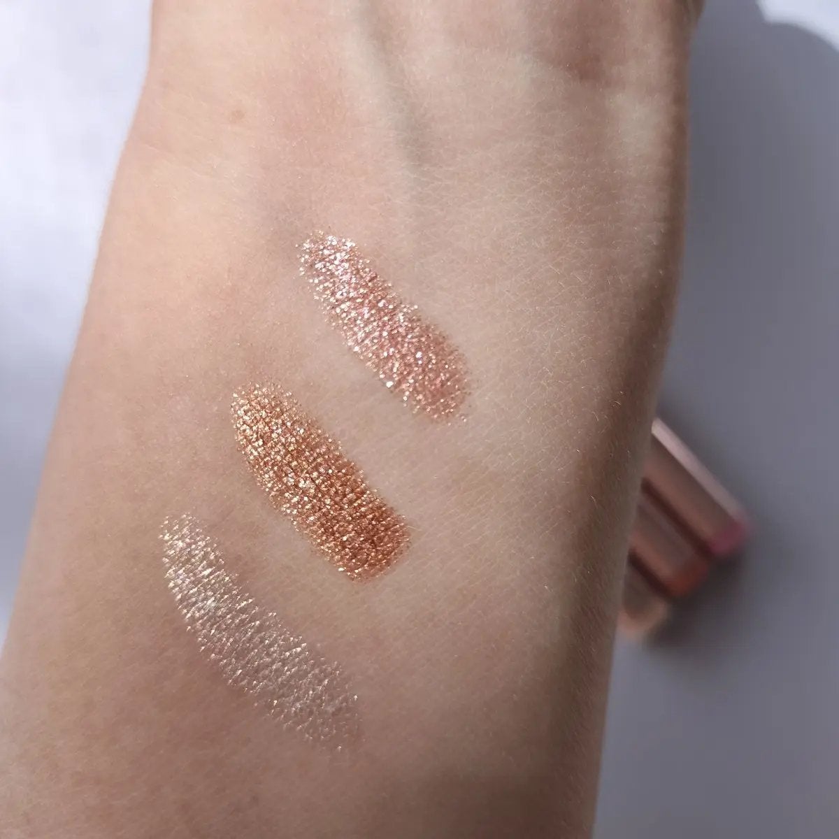 ムードオンアイカラースティック/BANILA CO/スティックアイシャドウを使ったクチコミ(3枚目)