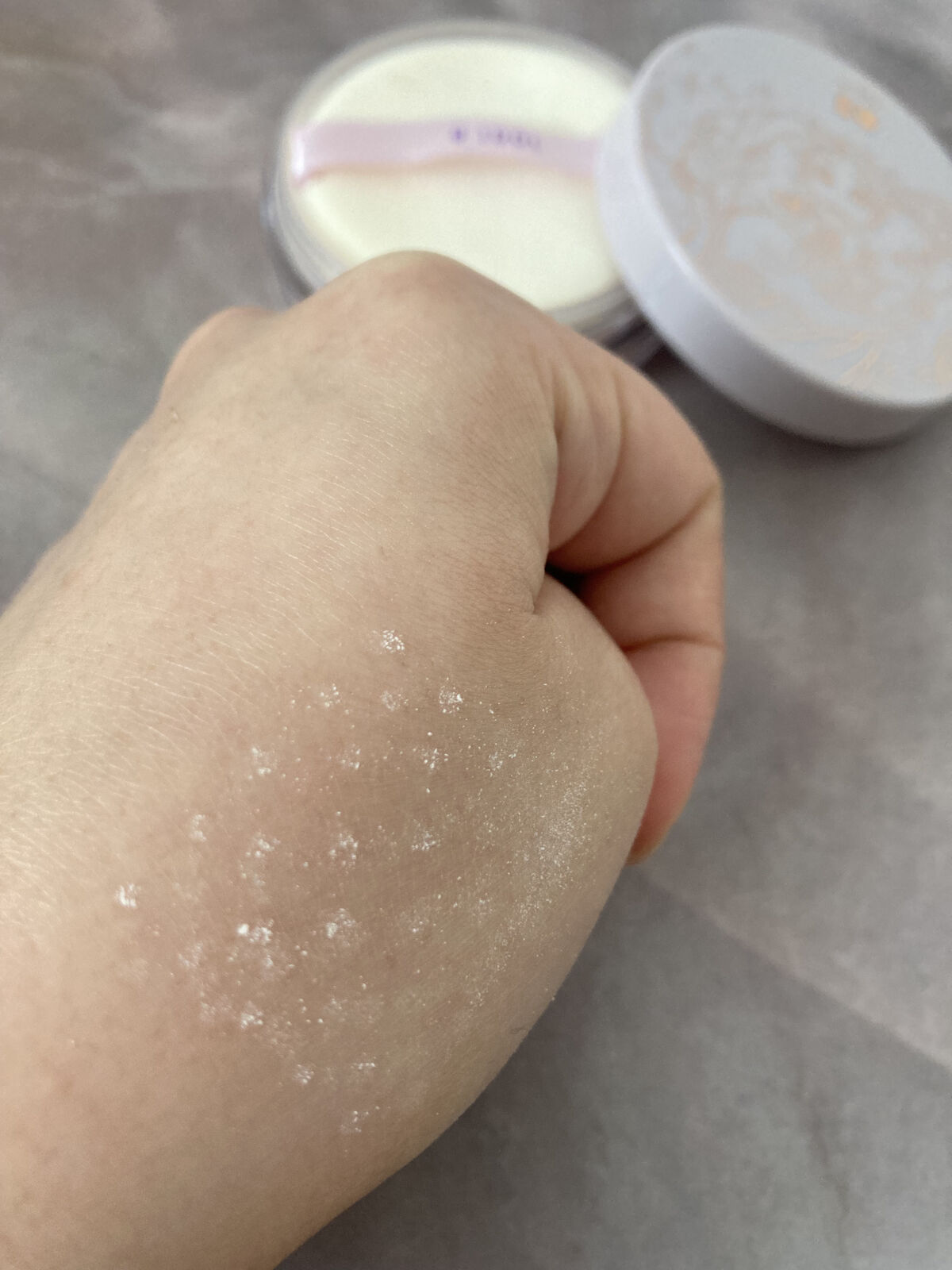 シルクアイスパウダー/b idol/ルースパウダーを使ったクチコミ（3枚目）