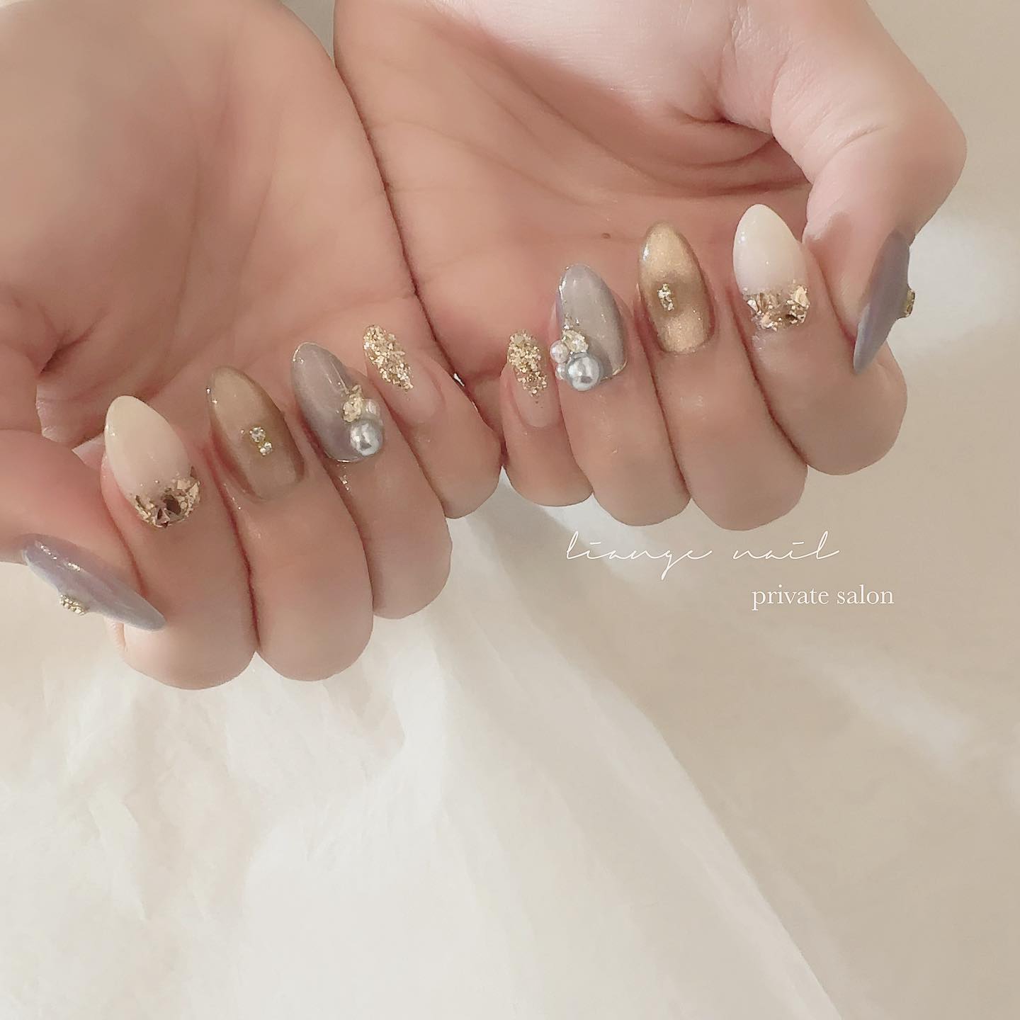 #ネイル,#大人ニュアンスネイル,#ニュアンスネイル,#ジェルネイル,#パールネイル,#ビジューネイル,#冬ネイルのネイルデザイン