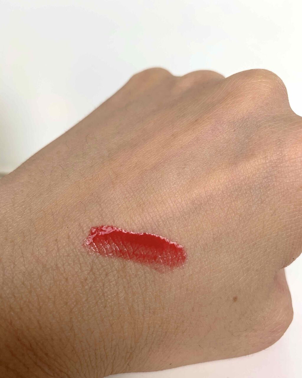 七重 on LIPS 「投稿サボってました。5月発売の限定グロスです。見た目は濃いです..」(2枚目)