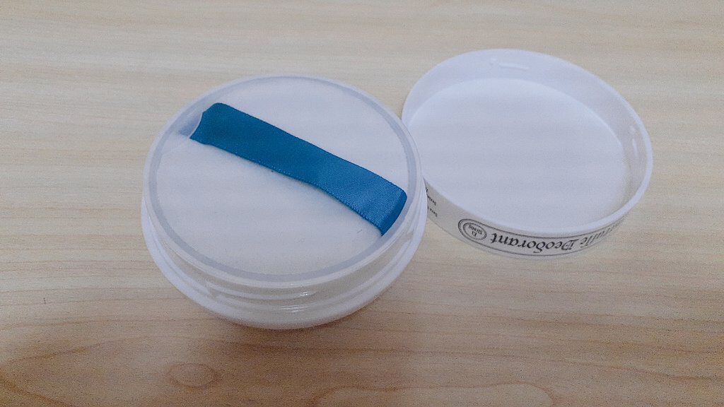 薬用さらさらデオドラントパウダー/デオナチュレ/デオドラント・制汗剤を使ったクチコミ（2枚目）