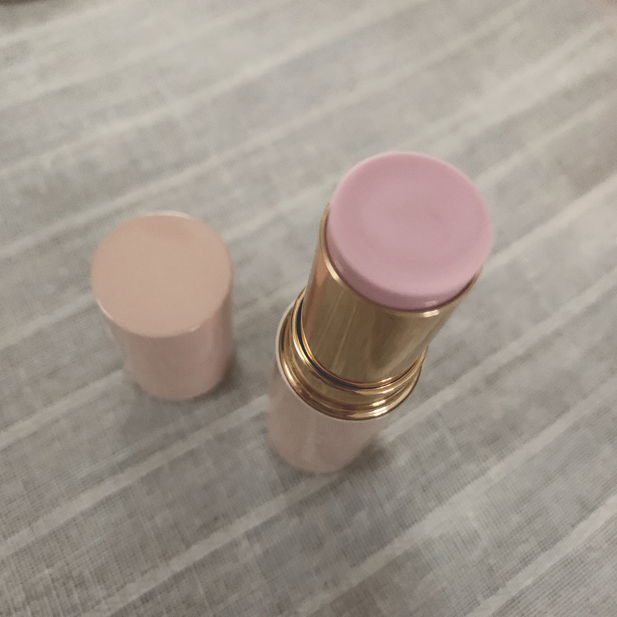 ルミナイザーバー 03 ラベンダーグロウ/to/one/スティックハイライトを使ったクチコミ（1枚目）