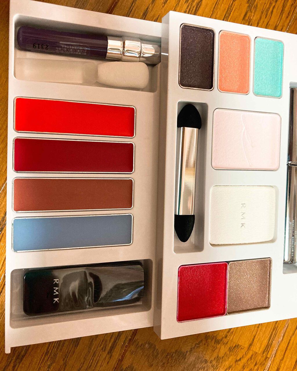 RMK アーティストスタイルキット 2019 クリスマスコフレ RMK 2019 クリスマスコフレ／スウォッチあり】セット内容・発売