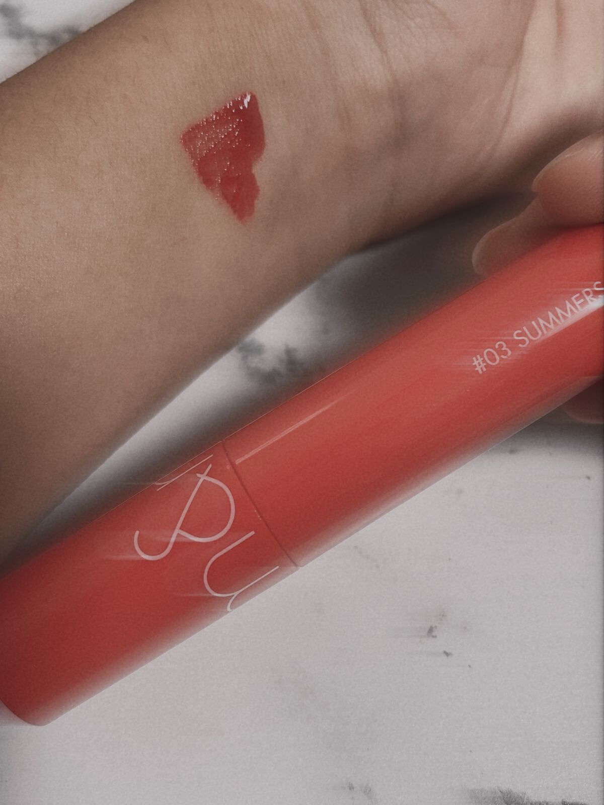 ジューシーラスティングティント/rom&nd/リップティントを使ったクチコミ(3枚目)