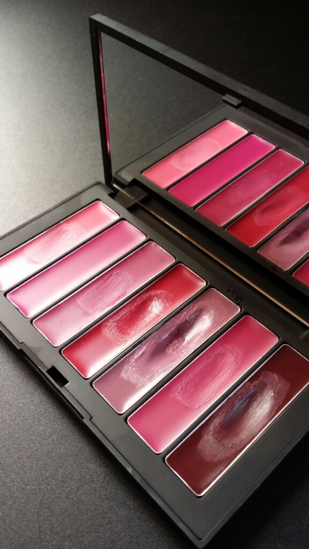 オーデイシャスリップスティックパレット/NARS/口紅を使ったクチコミ（3枚目）