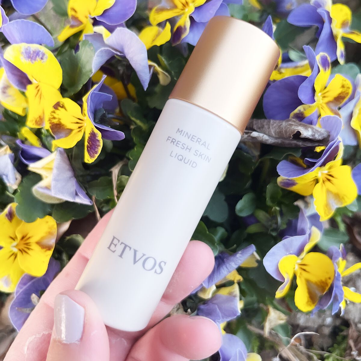 Johnny on LIPS 「春になり、春メイク用にファンデも衣替えをしたいなと感じています..」(1枚目)