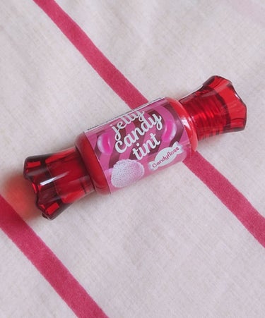 ザセム ジェリーキャンディーティント。
05 雲キャンディー。

パッケージは勿論可愛いんだけど、色！
めちゃめちゃ可愛い濃いピンク❤？ピンク赤❤？
まぁどっちでも良いや可愛いから。

2枚目はちょっと