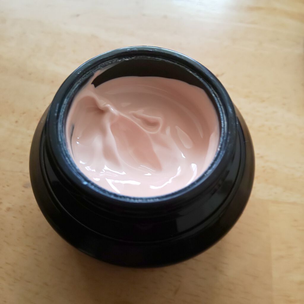 イルミネイティング フェイス ベース/BOBBI BROWN/化粧下地を使ったクチコミ（2枚目）