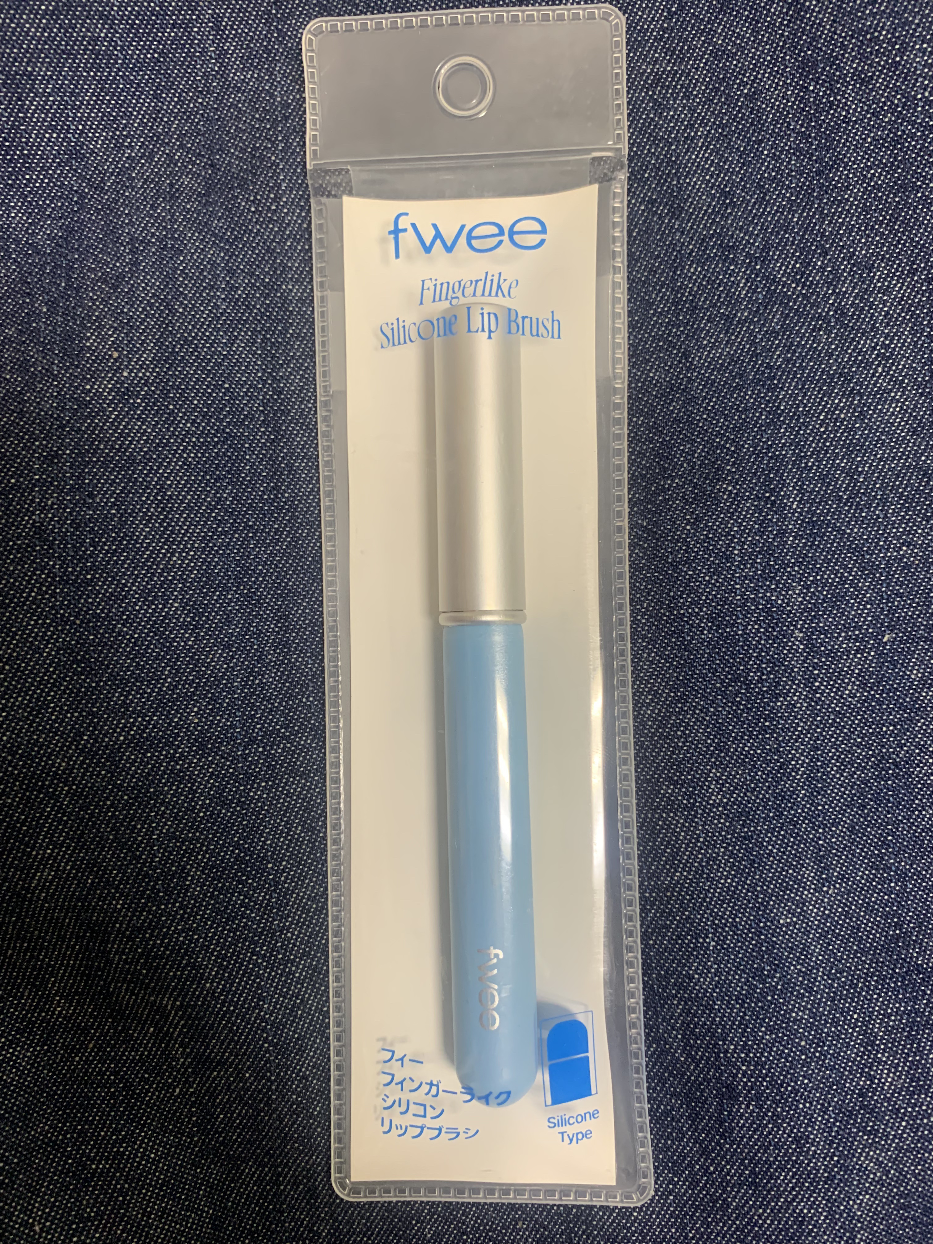 フィー フィンガーライク シリコン リップブラシ/fwee/メイクブラシを使ったクチコミ（1枚目）