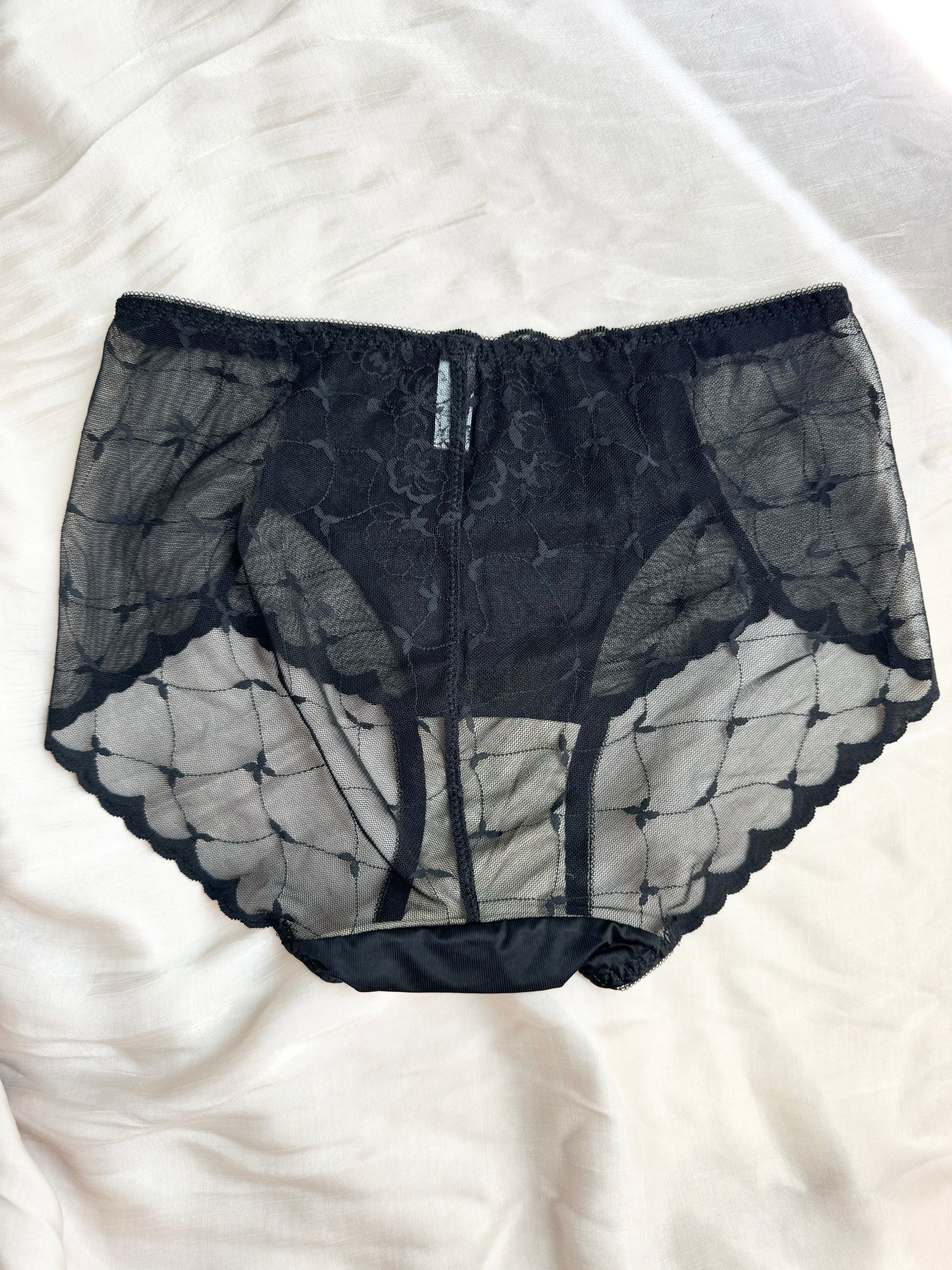 chia♥ on LIPS 「˗ˏˋやっぱり総レースがかわいい🤍🩰ˎˊ˗𝐋𝐢𝐤𝐞𝐖𝐢𝐥𝐥𝐨𝐰..」(9枚目)