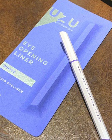 いつ買おうかなぁ〜、
なんて延び延びになってた

●UZU by フローフシ
　アイ　オープニング　ライナー
　色：White
　価格：1500(税抜)


他の色は活躍しております😊
(パープルと、ネ