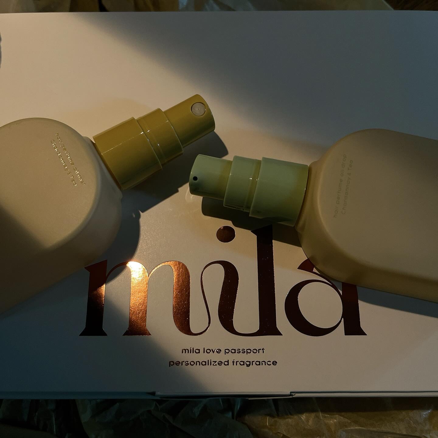 ラブ パスポート ミラ パフューム オイル ミスト シャルドネティー/ラブパスポート/ヘアオイルを使ったクチコミ（2枚目）