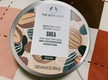 THE BODY SHOP ボディバター シアのクチコミ「
とろけるバターのような塗り心地のボディバターシア。伸びが良く、仕上がりのベタつきも少ないのに.....」（1枚目）