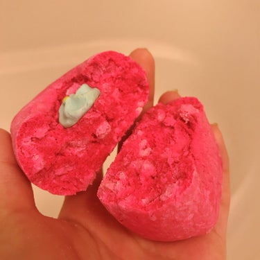 ラッシュ キャンディバスのクチコミ「【LUSH バブルバー】
内容量:100g   値段:¥

✰︎キャンディバス

9月の風呂の.....」（2枚目）