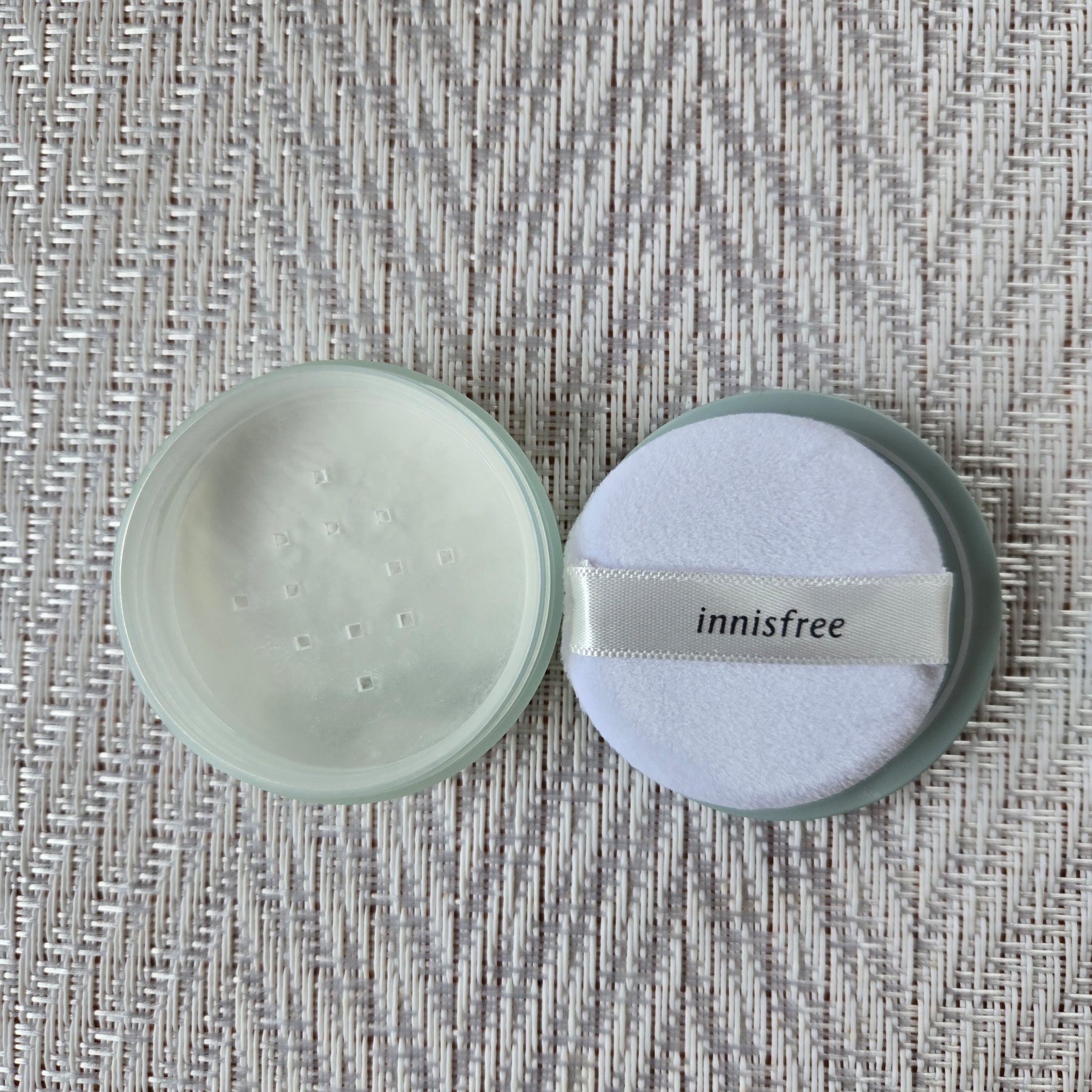 ノーセバム　ミネラルパウダー　N 5g【旧】/innisfree/ルースパウダーを使ったクチコミ（1枚目）