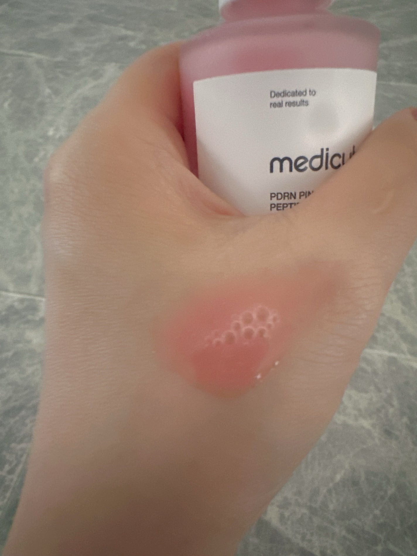 PDRNピンクアンプル PDRN 10,000ppm配合/MEDICUBE/美容液を使ったクチコミ(4枚目)