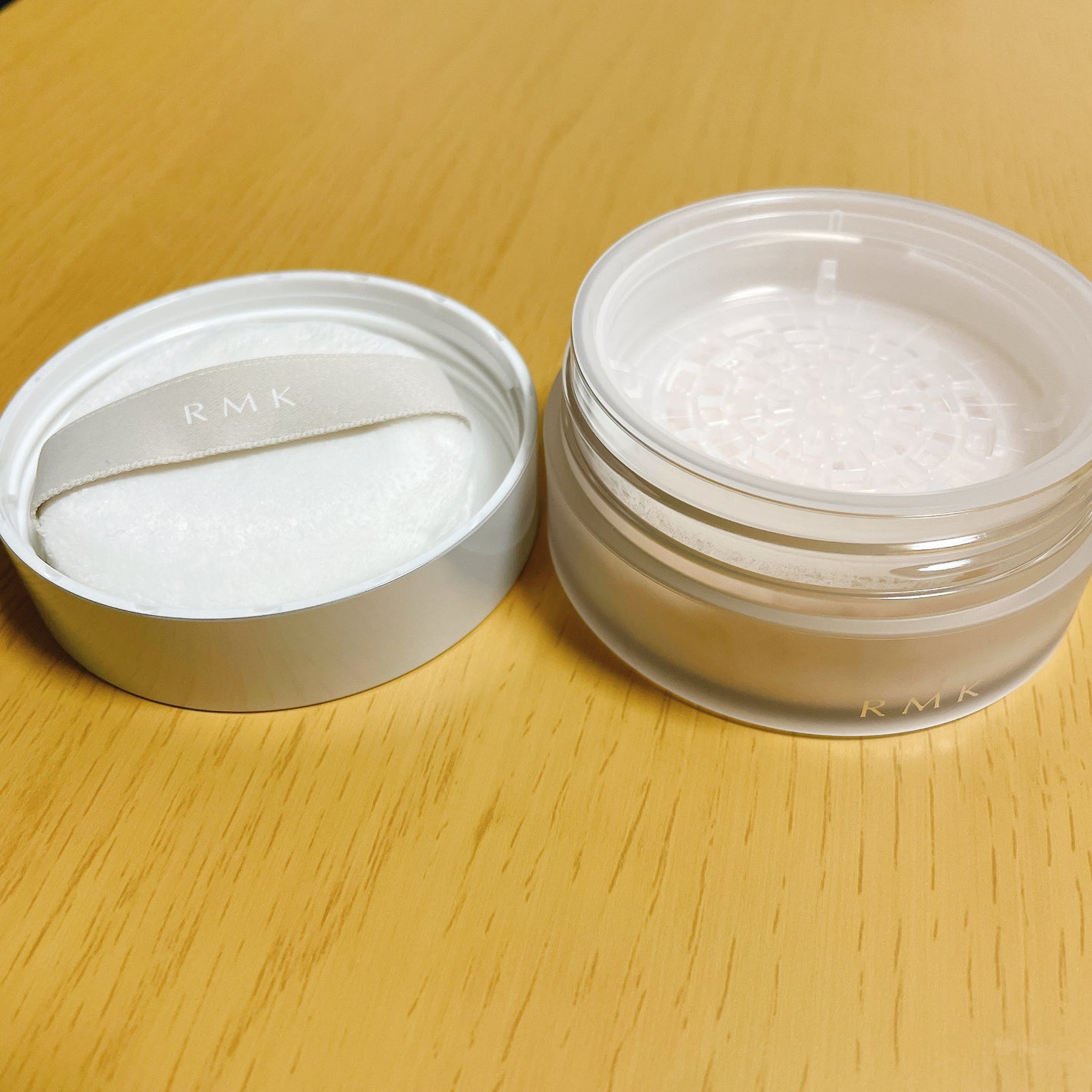 エアリータッチ フィニッシングパウダー /RMK/ルースパウダーを使ったクチコミ(2枚目)