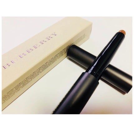 Burberry Beauty フェイスコントゥアのクチコミ「| BURBERRY |
フェイスコントゥア
ミディアム 01
スティック状のシェーディン.....」(1枚目)