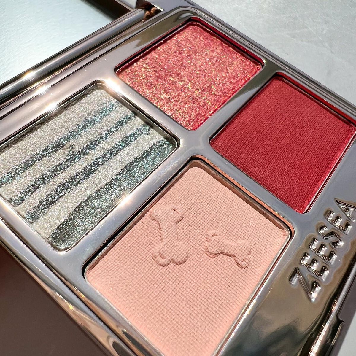 2023年春新作アイシャドウパレット】アニマルアイシャドウ(4シェード