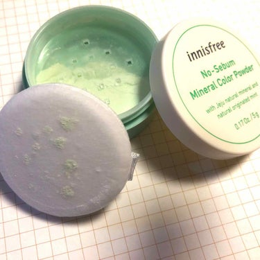 ノーセバム　ミネラルカラーパウダー　/innisfree/ルースパウダーを使ったクチコミ（2枚目）