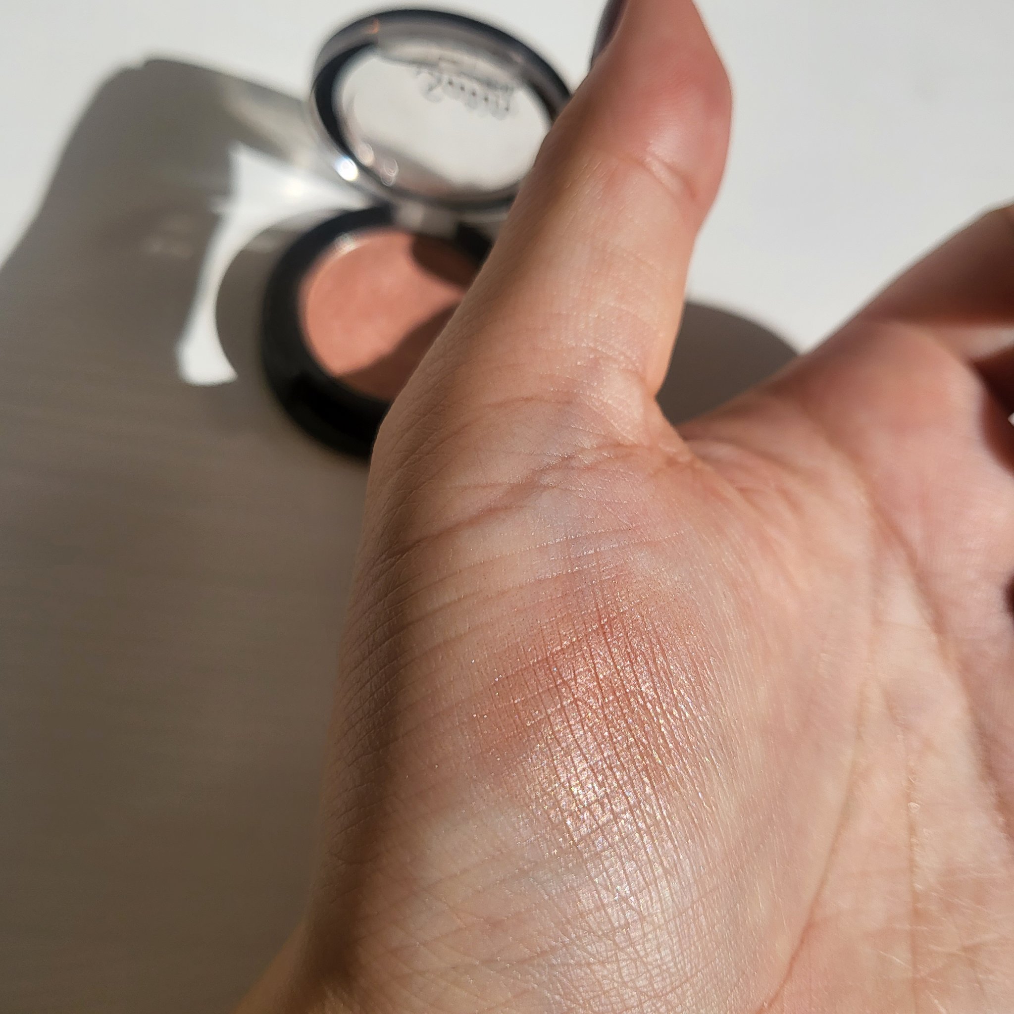 サテン フィットアイズ/ETUDE/単色アイシャドウを使ったクチコミ（3枚目）