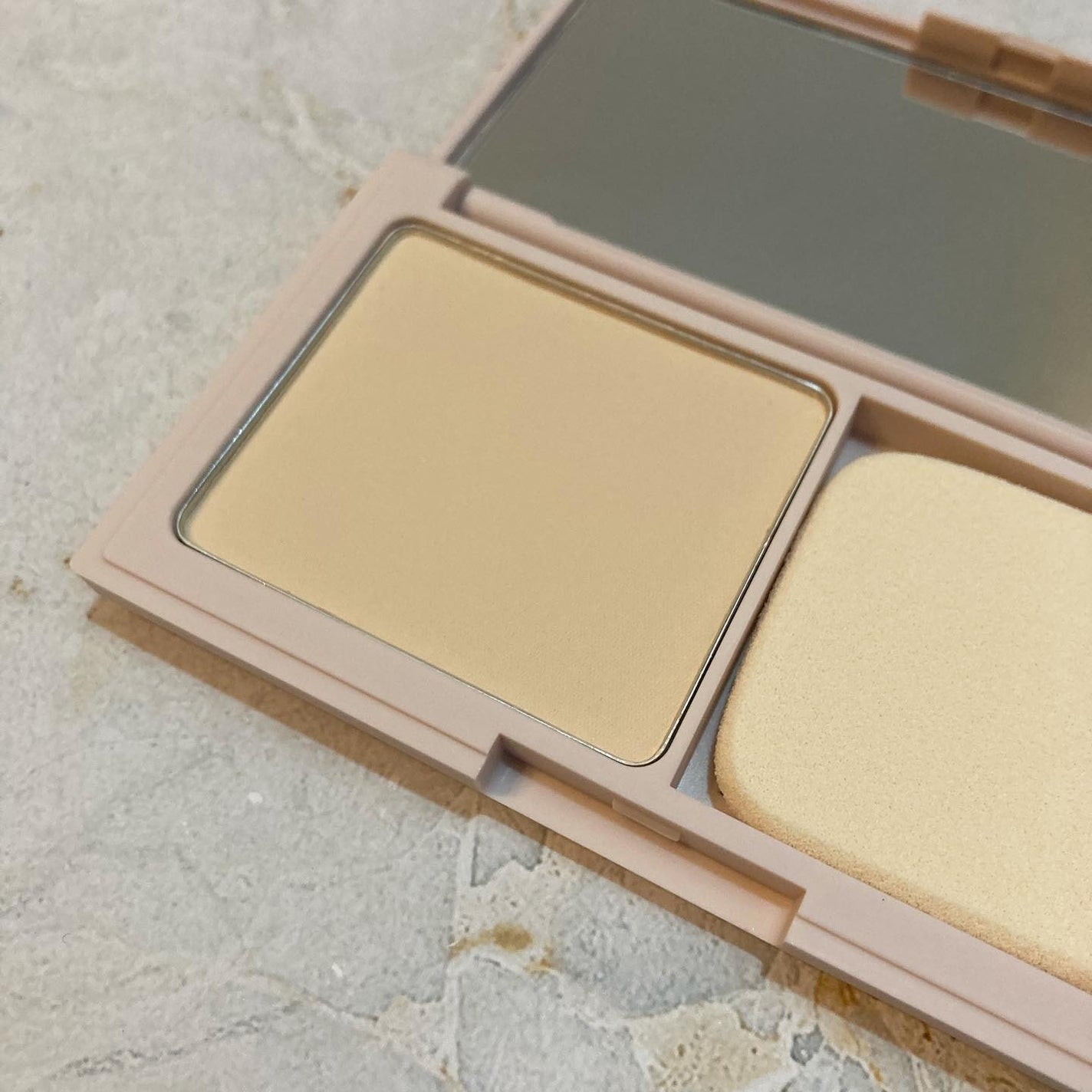 シルキーパウダーファンデーション/heme/パウダーファンデーションを使ったクチコミ(3枚目)