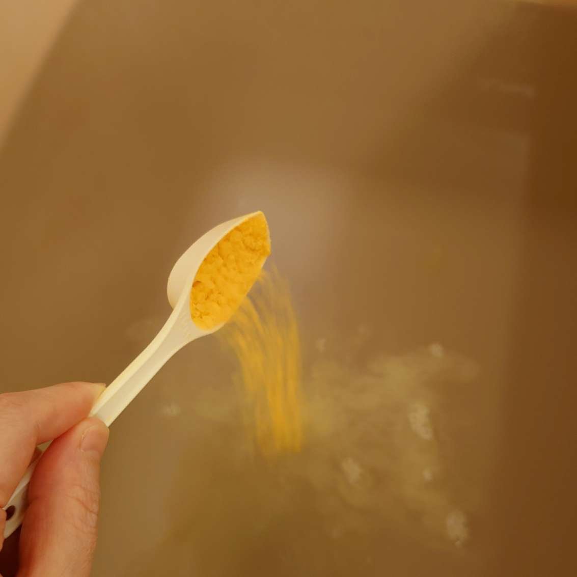 薬用オイルinバスソルト  ビタミンC誘導体  420ｇ［約14回分］/Medi5C/ボディグッズを使ったクチコミ（3枚目）