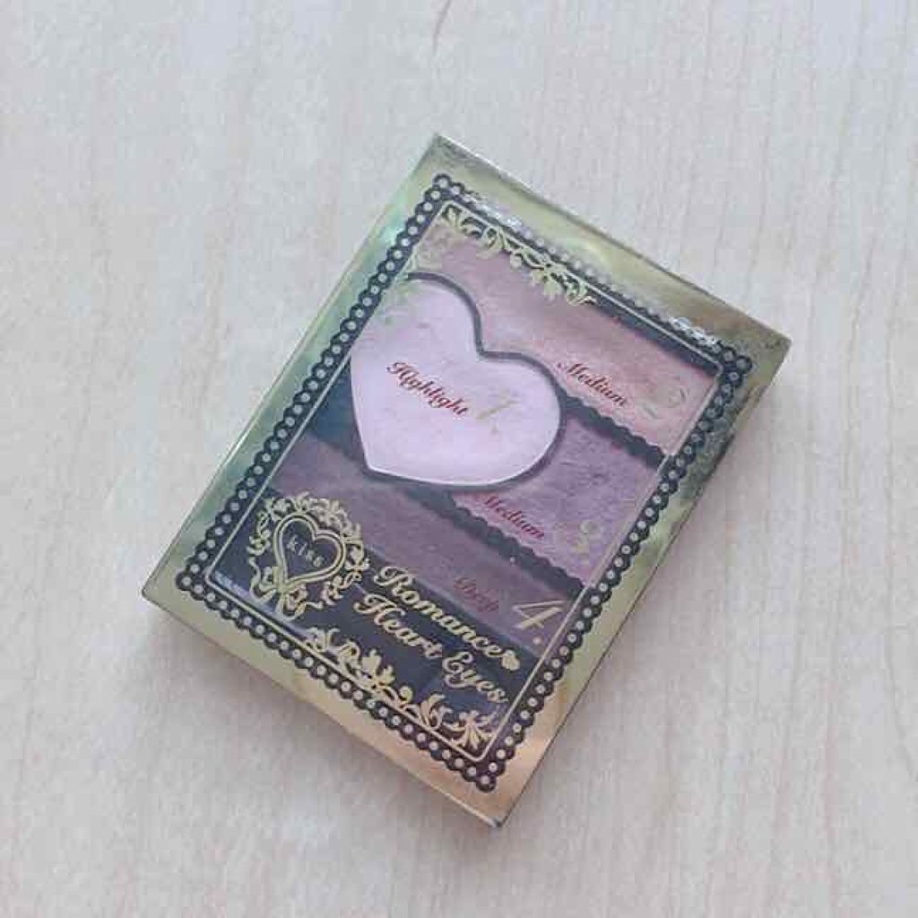 ロマンスハートアイズ 04 ボルドーベージュ/KiSS/アイシャドウパレットを使ったクチコミ（1枚目）