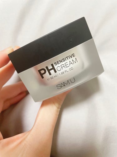 SAMU ｢PH SENSITIVE CREAM｣

去年、田中みな実さんも愛用していると話題になったSAMUのクリームです。
私はQoo10で¥2.640で購入しました。

･少し匂いはきついと思う人