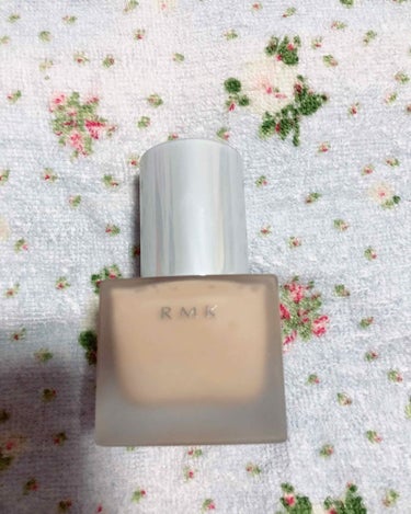 ❀メーカー
    RMK

❀商品名
    リクイドファンデーション 102

❀使い心地
もうとってもとってもいいです！！
朝メイクして、夜帰ってきても汚い崩れ方はしてな    いです！私はRMK