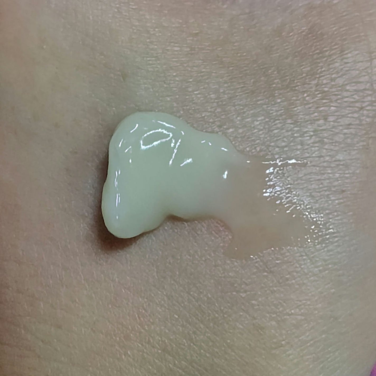 ダルバ ホワイトトリュフファーストスプレーセラム/ダルバ/ミスト状化粧水を使ったクチコミ(3枚目)