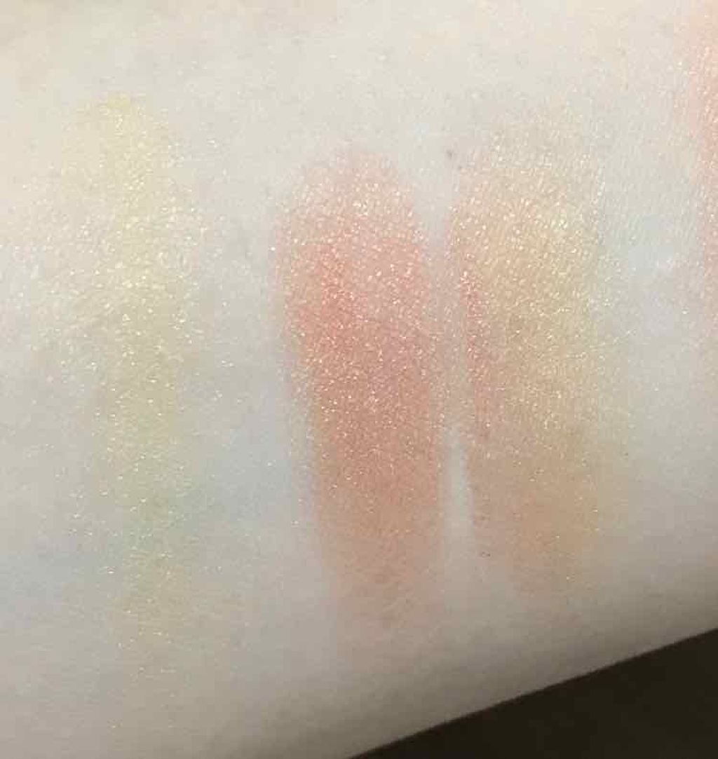 スキングロウ/m.m.m/プレストパウダーを使ったクチコミ（3枚目）