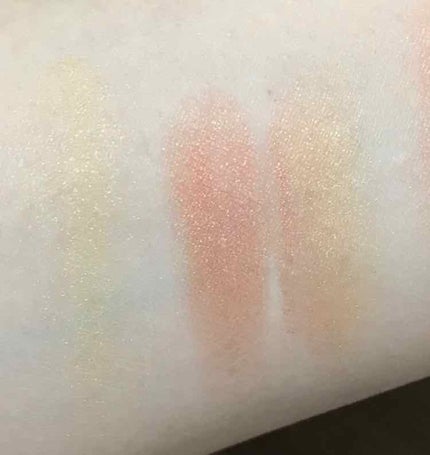 スキングロウ/m.m.m/プレストパウダーを使ったクチコミ(3枚目)