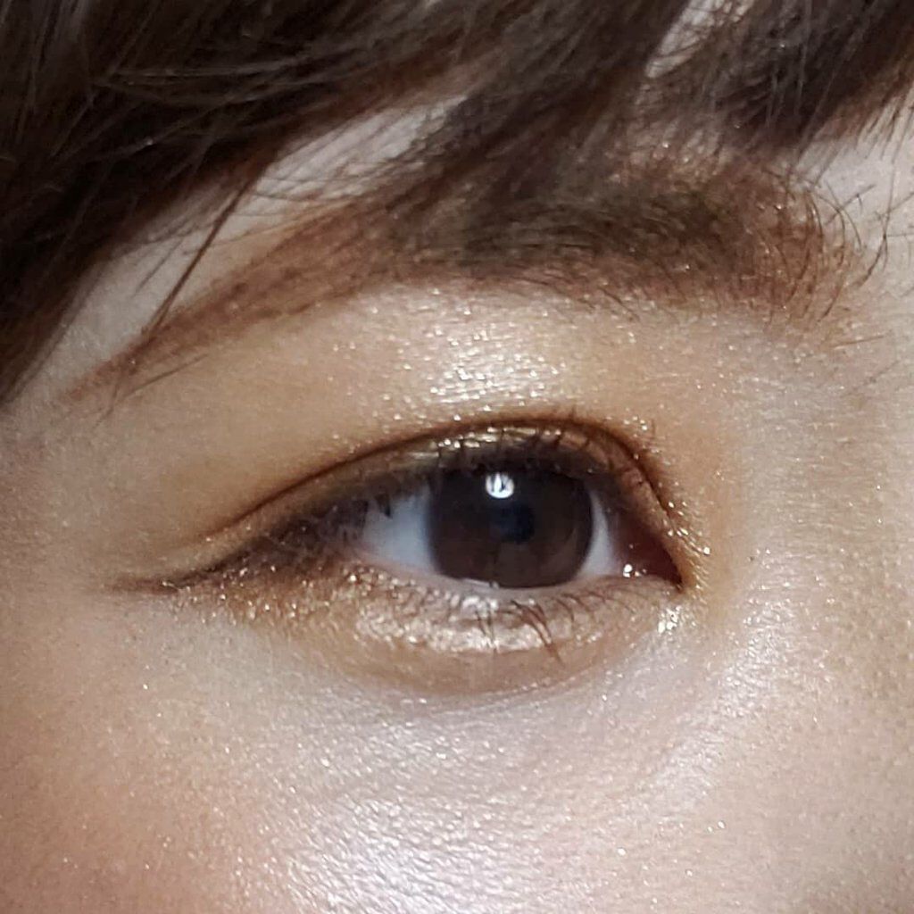 プレスド アイシャドー（レフィル） PR ホワイトゴールド A/shu uemura/単色アイシャドウを使ったクチコミ（1枚目）