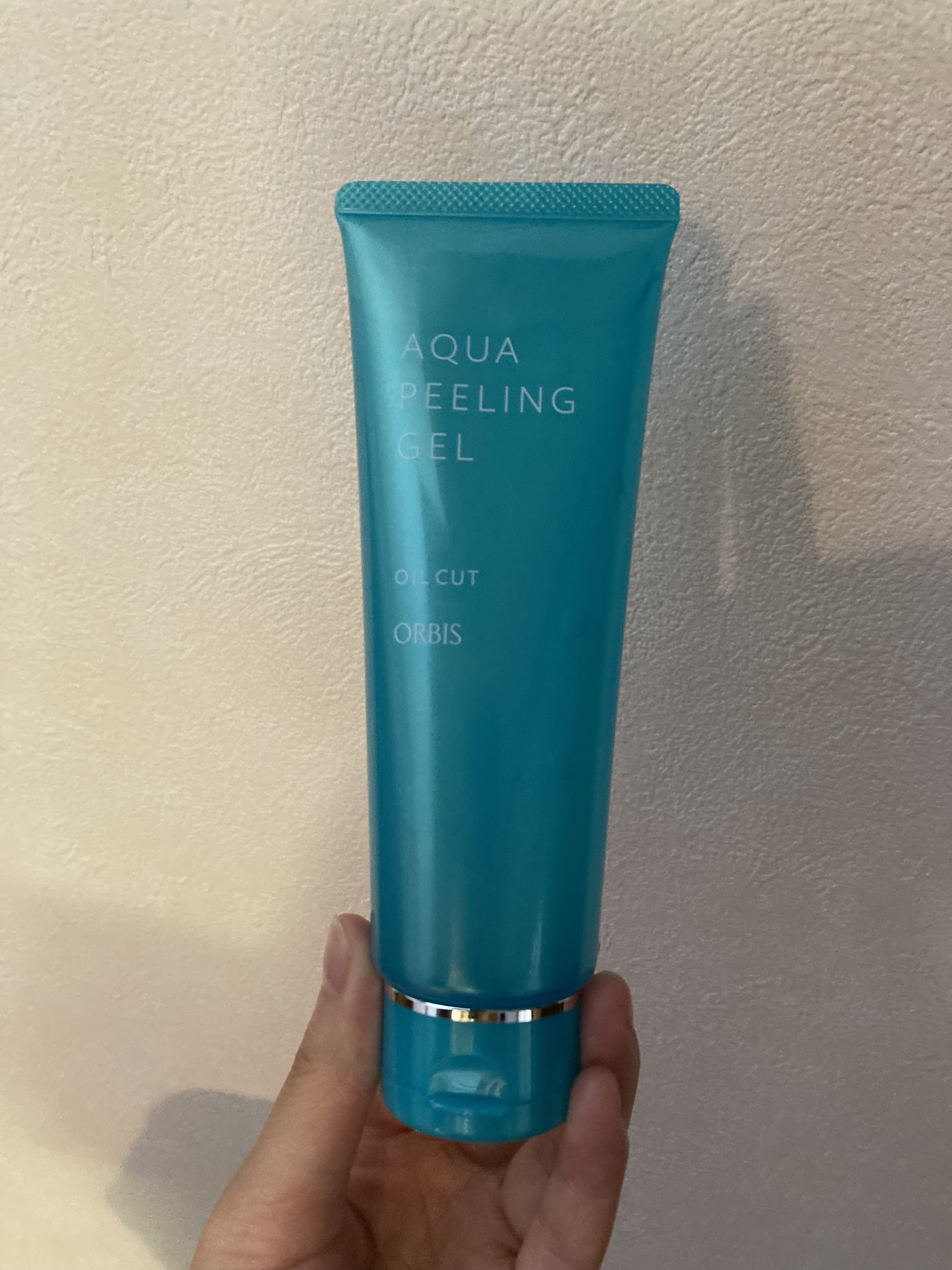 オルビス　アクアピーリングジェル　¥1,886

リピート中のピーリングジェル𓍯 *･

乾燥肌×敏感肌の私でも、毎回問題なく使用できる角質ケアアイテム。

お肌に負担なく使えます。

使用後のお肌はツルッツルで、メイクノリが格段に良くな