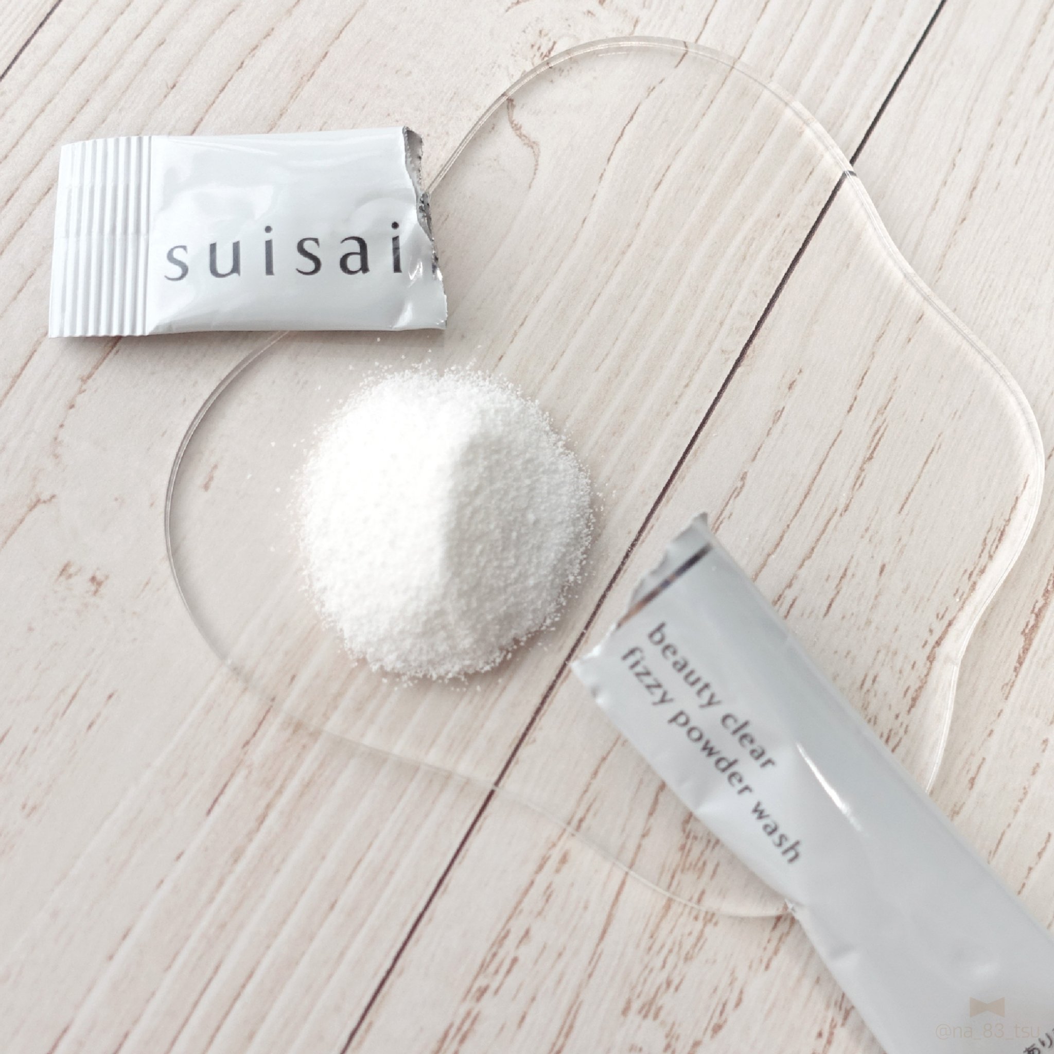 スイサイ ビューティクリア  ピーリング パウダーウォッシュ 1回分(1g)×32包/suisai/洗顔パウダーを使ったクチコミ（2枚目）